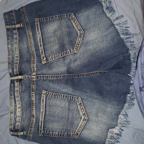 Jean shorts - Picture 4 of 7